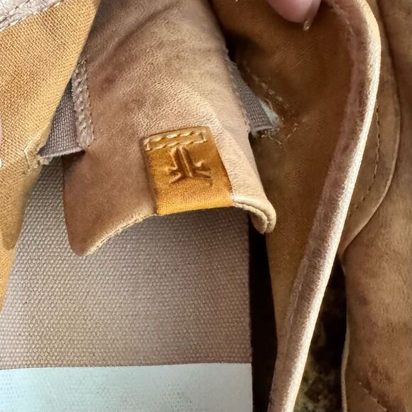 Frye Women’s Fine Leather Split-Top Flats / SZ: 9.5 - Picture 9 of 9